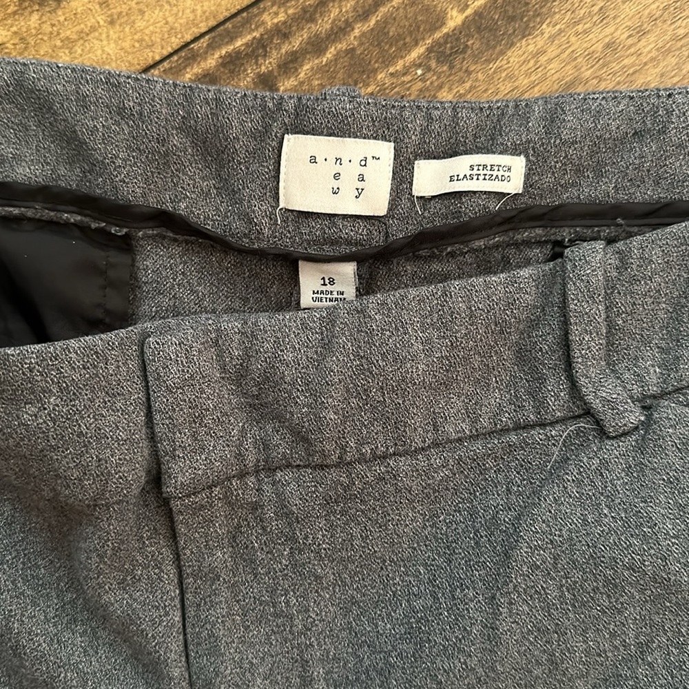 Women’s Gray Stretch Pants in size 18 - Picture 5 of 5